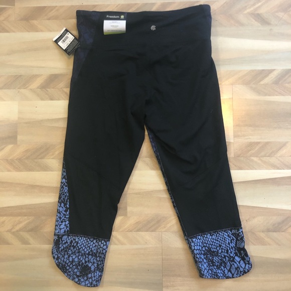 NWT- Champion cropped tights - Picture 2 of 6